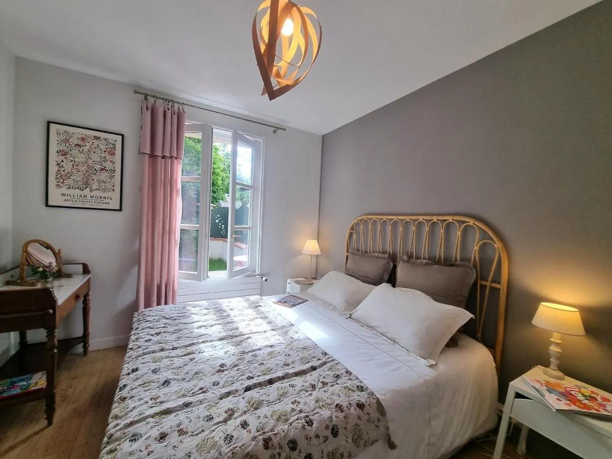 Gite Charmant Avec Jardin, Terrasse Et Tout Confort A Saint-Galmier - Fr-1-496-293 Holiday home