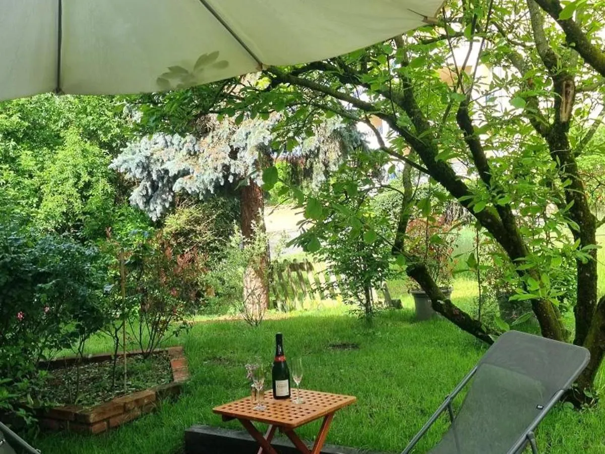 Gite Charmant Avec Jardin, Terrasse Et Tout Confort A Saint-Galmier - Fr-1-496-293 Holiday home